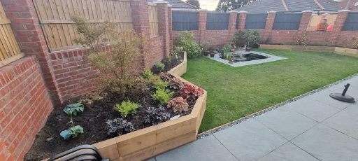 Landscaper Nottingham 29 Medium